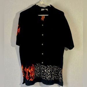 Men’s black Hawaiian style shirt but with flames. Large short sleeve